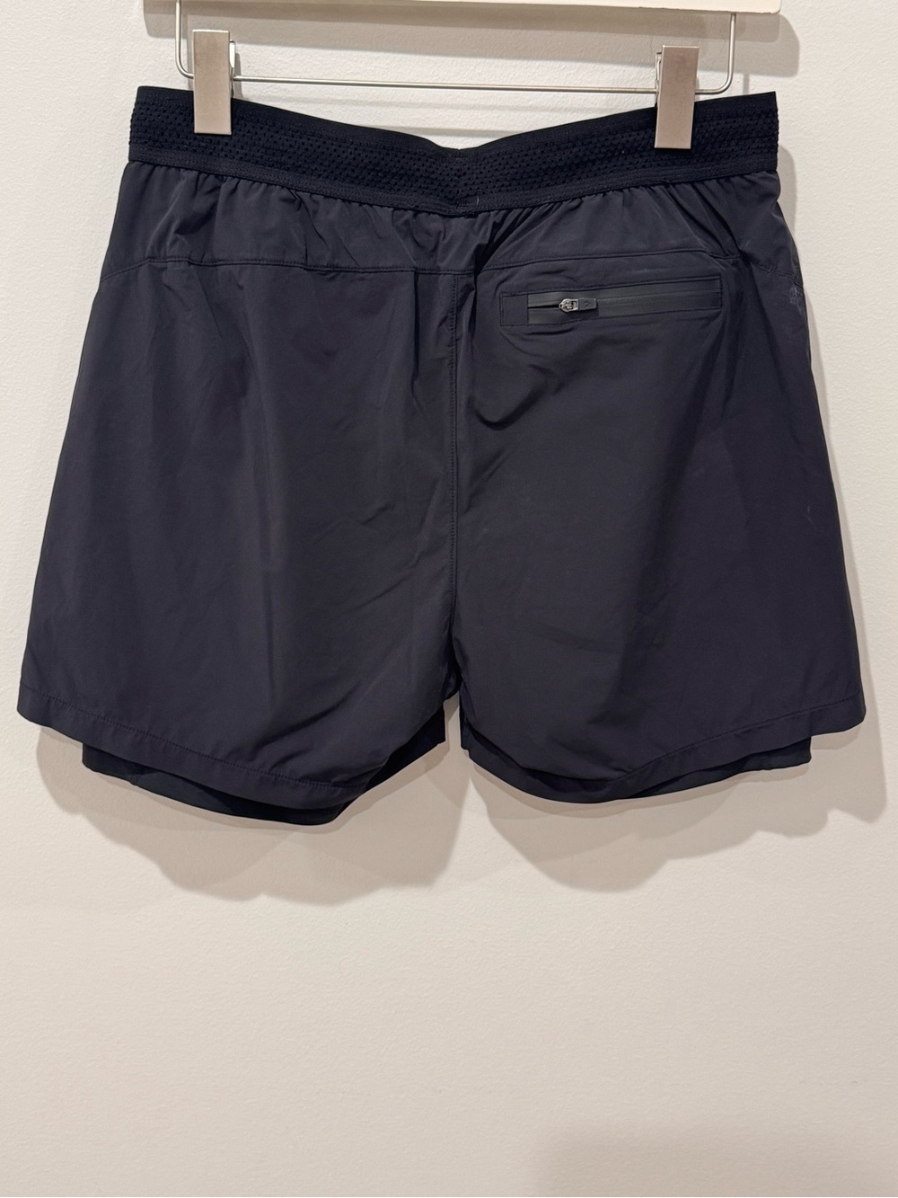 Novel Size Medium Athletic Shorts Double Lined Black - Picture 3 of 4